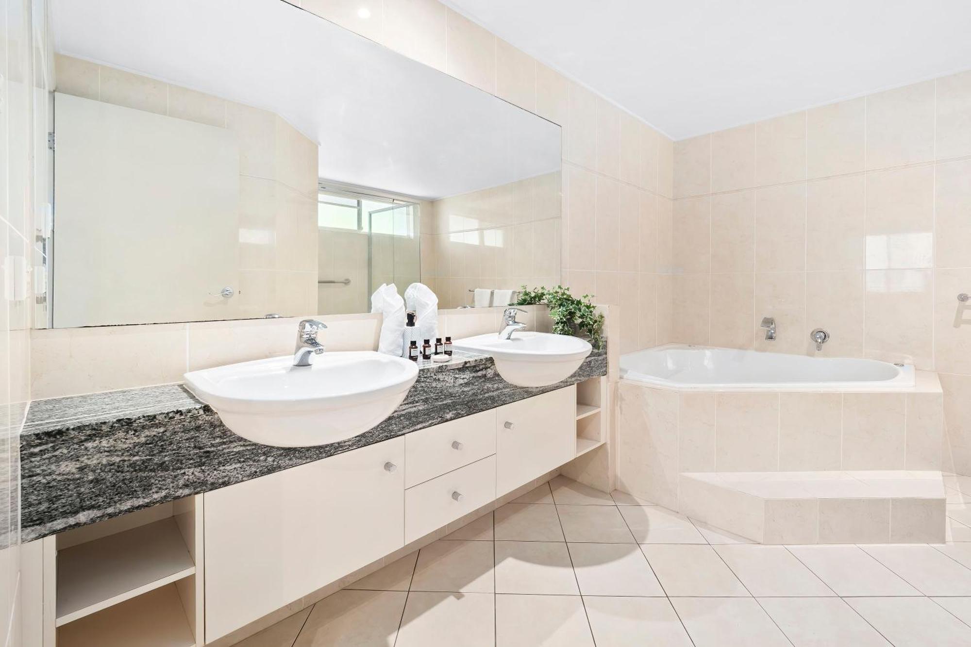Arlington Apartments Clifton Beach Zimmer foto